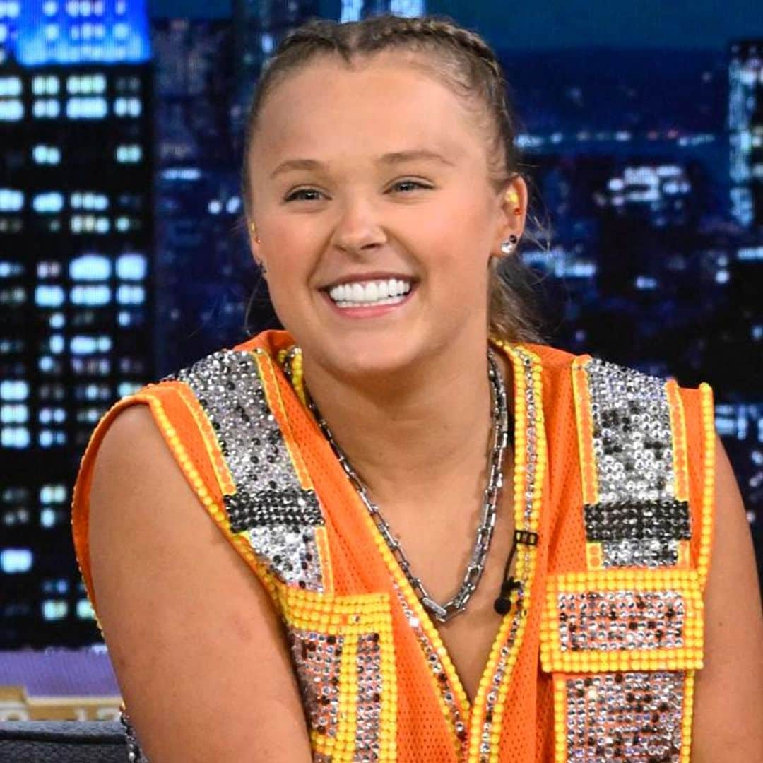 Jojo Siwa has a new girlfriend: Her passionate kiss at the aiport with Madison Rouge Alvarado