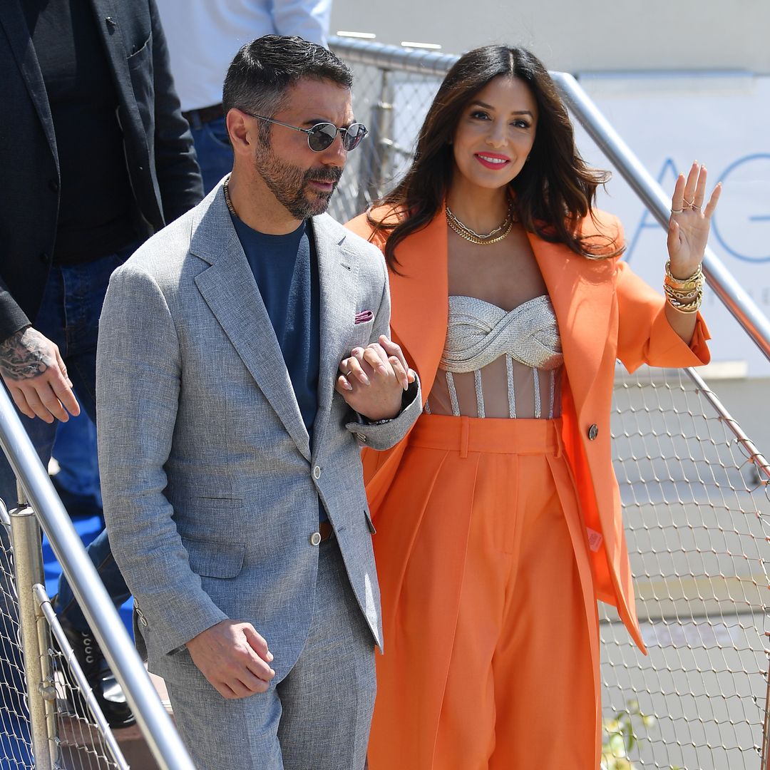 Eva Longoria and Pepe Bastón can't get their hands off each other at the beach