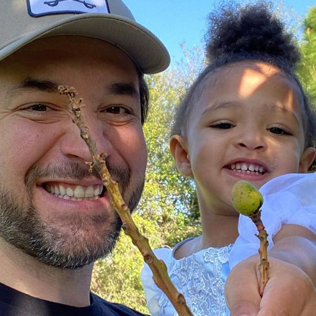Serena Williams’ daughter Olympia whips up this classic Mexican dish with some help from dad