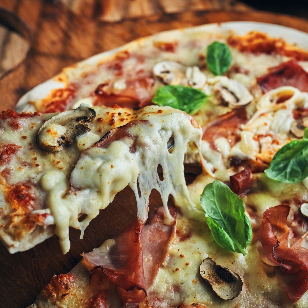 Easy no-bake pizza: Crispy 30 minutes, no oven needed
