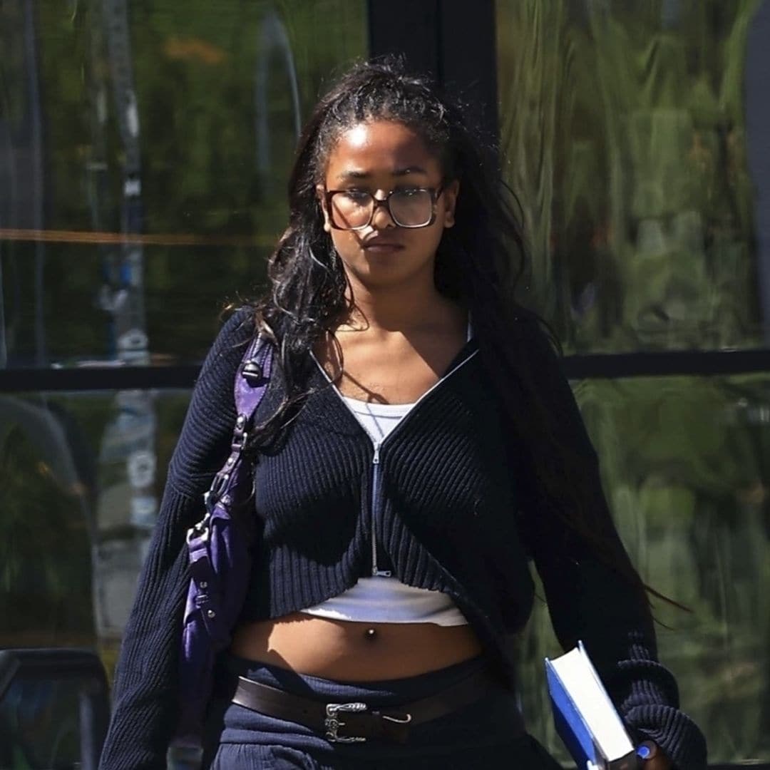 Sasha Obama's blue manicure is the ultimate Spring nail inspo