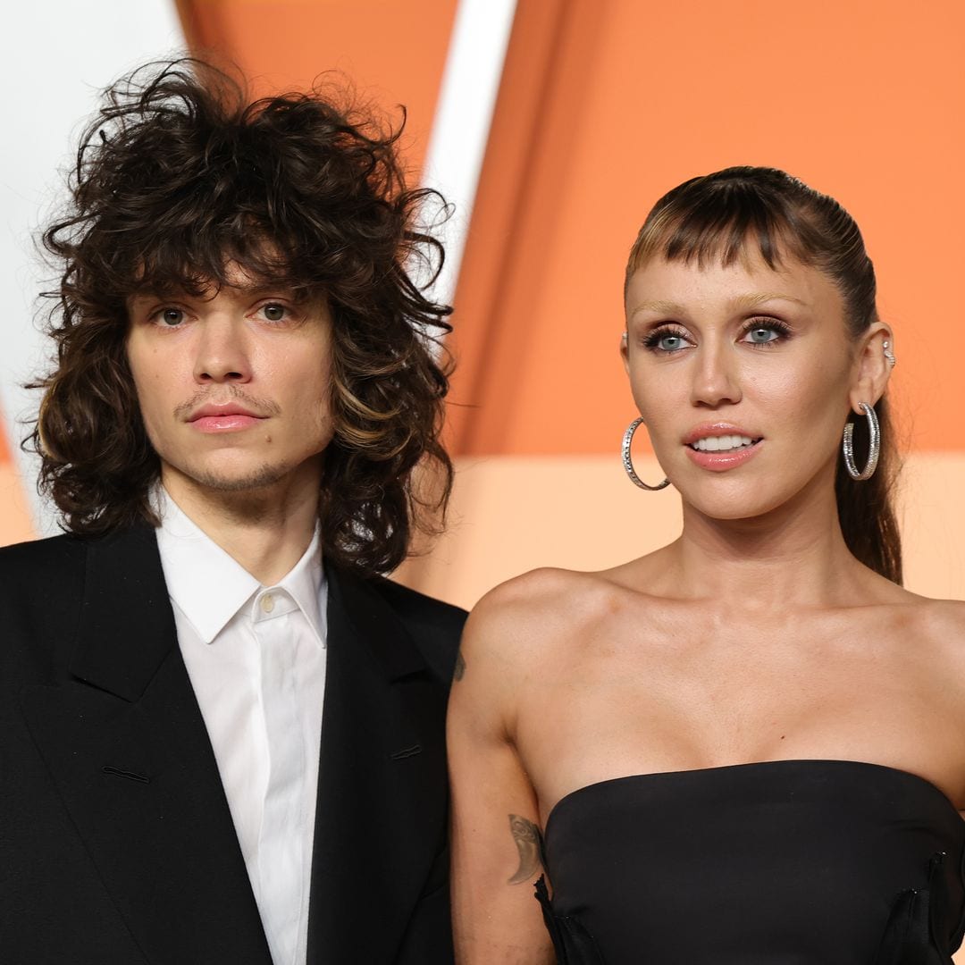 Miley Cyrus sparks engagement buzz after showing off massive diamond ring