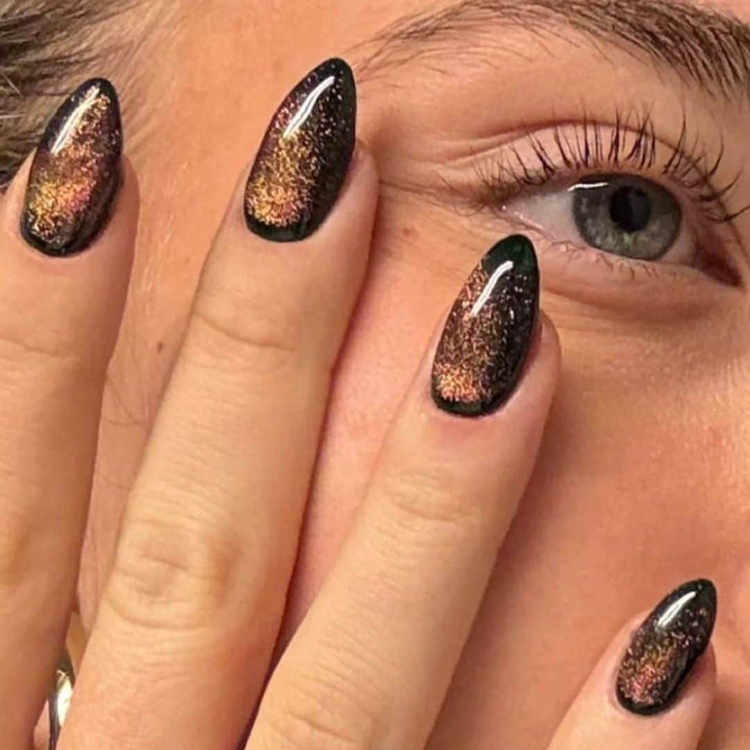8. Cat-Eye Nails