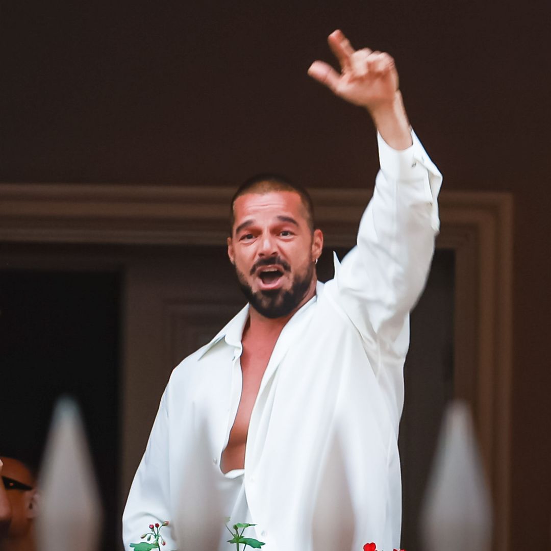 Ricky Martin looks like a king as he sends Argentinian fans into a frenzy