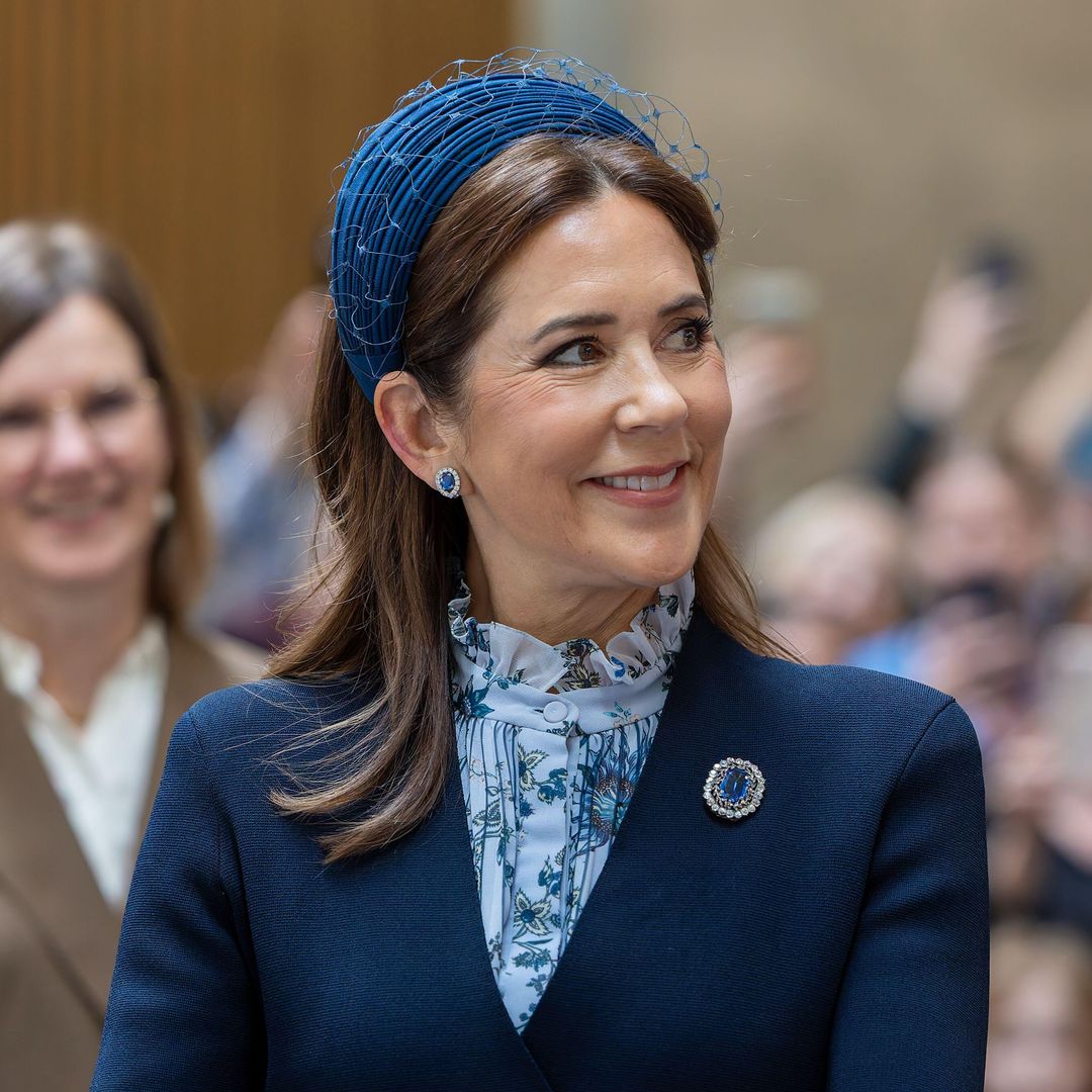 Queen Mary’s blue ensemble hid a striking royal jewelry moment
