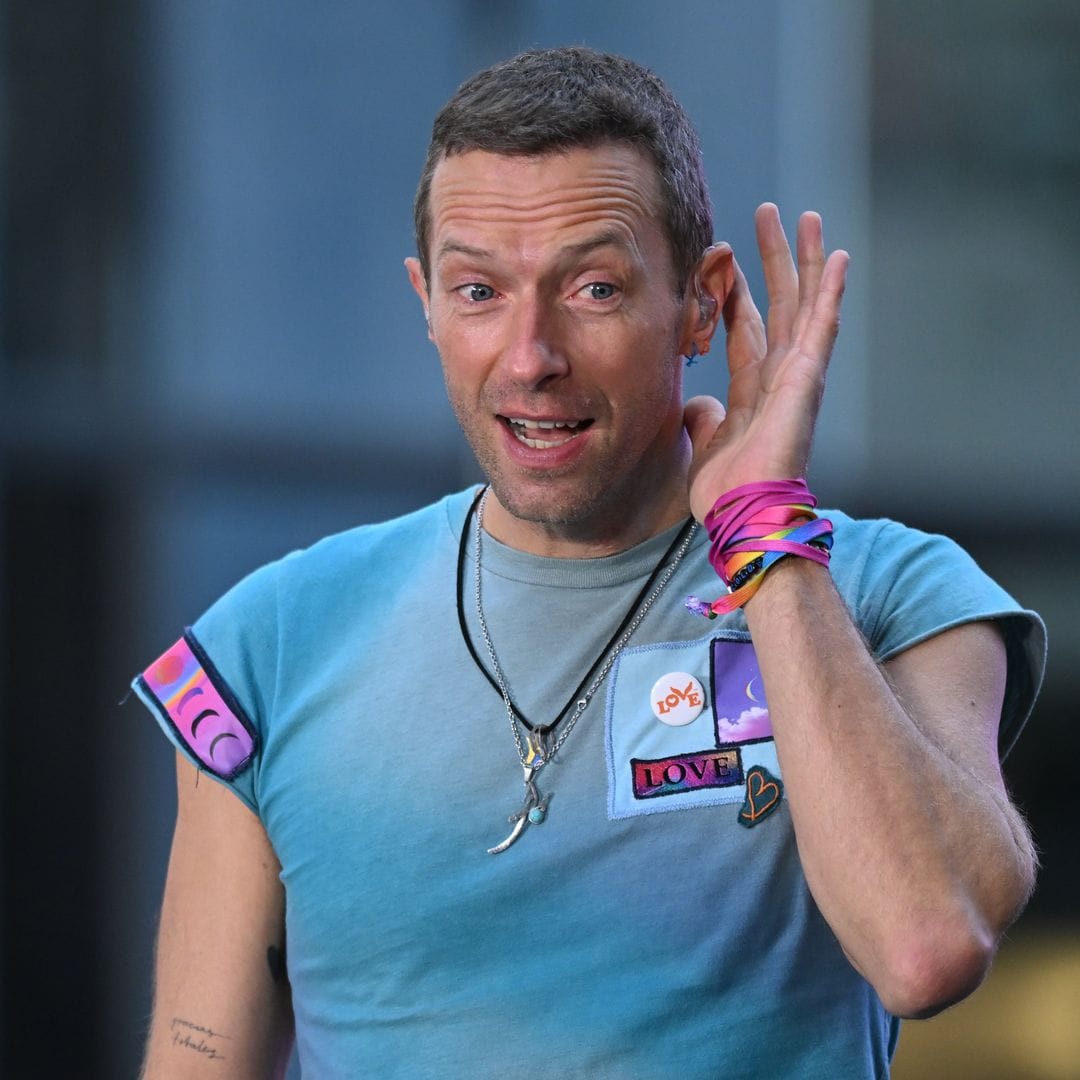 Chris Martin hilariously asks cam couple if they're "legitimate" after affair scandal