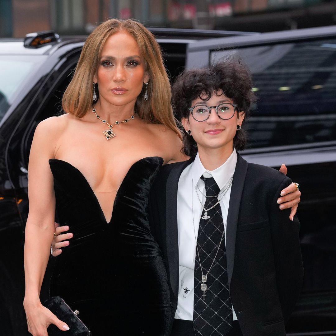 Jennifer Lopez can't stay away — Brunch date with Emme before college send-off