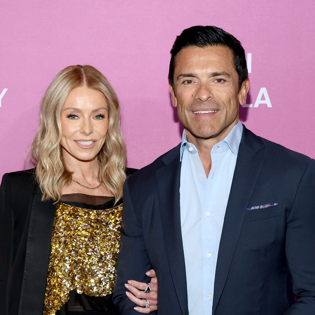Kelly Ripa explains why if she and Mark Consuelos ever split she's never getting naked again
