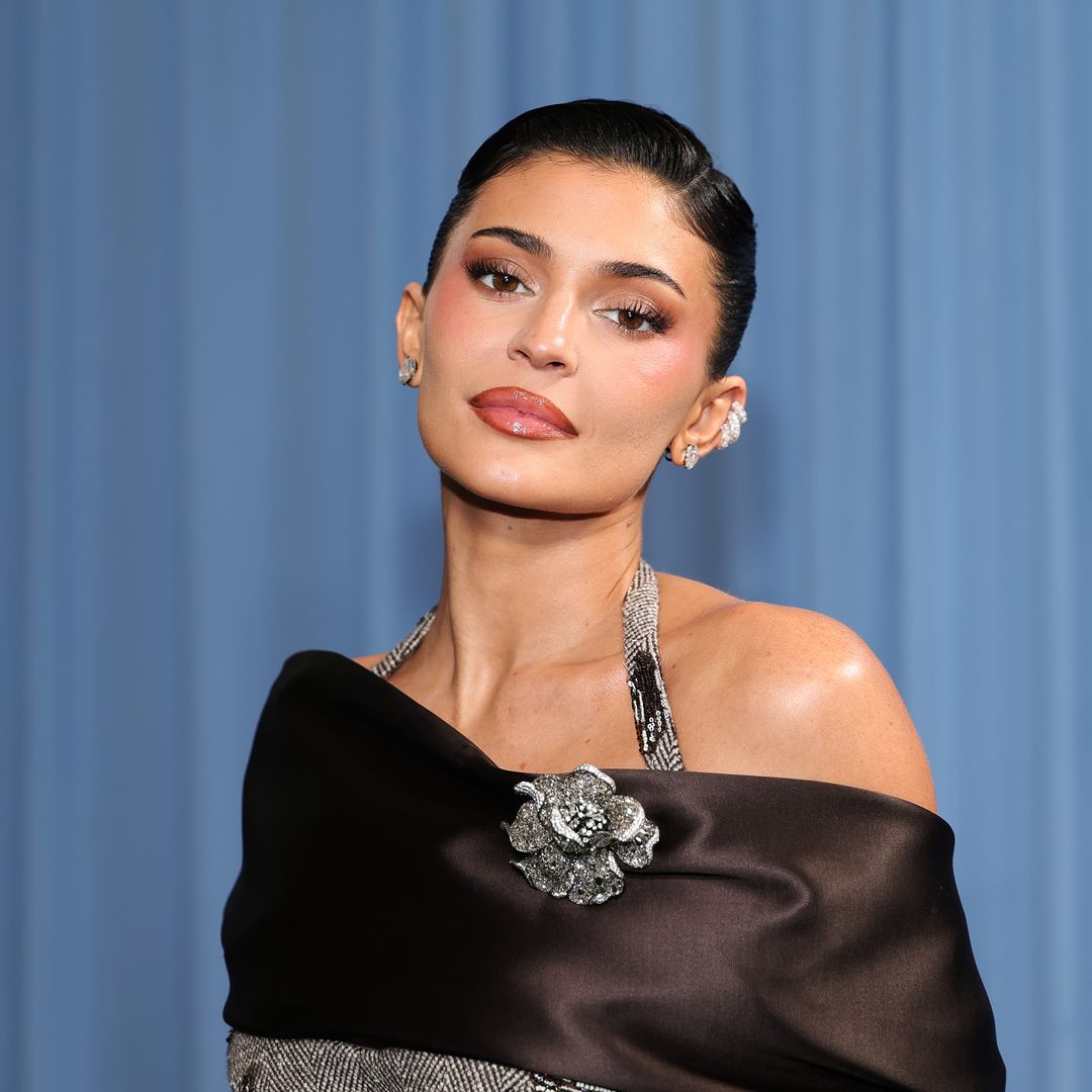 Kylie Jenner's bikini photos spark plastic surgery rumors