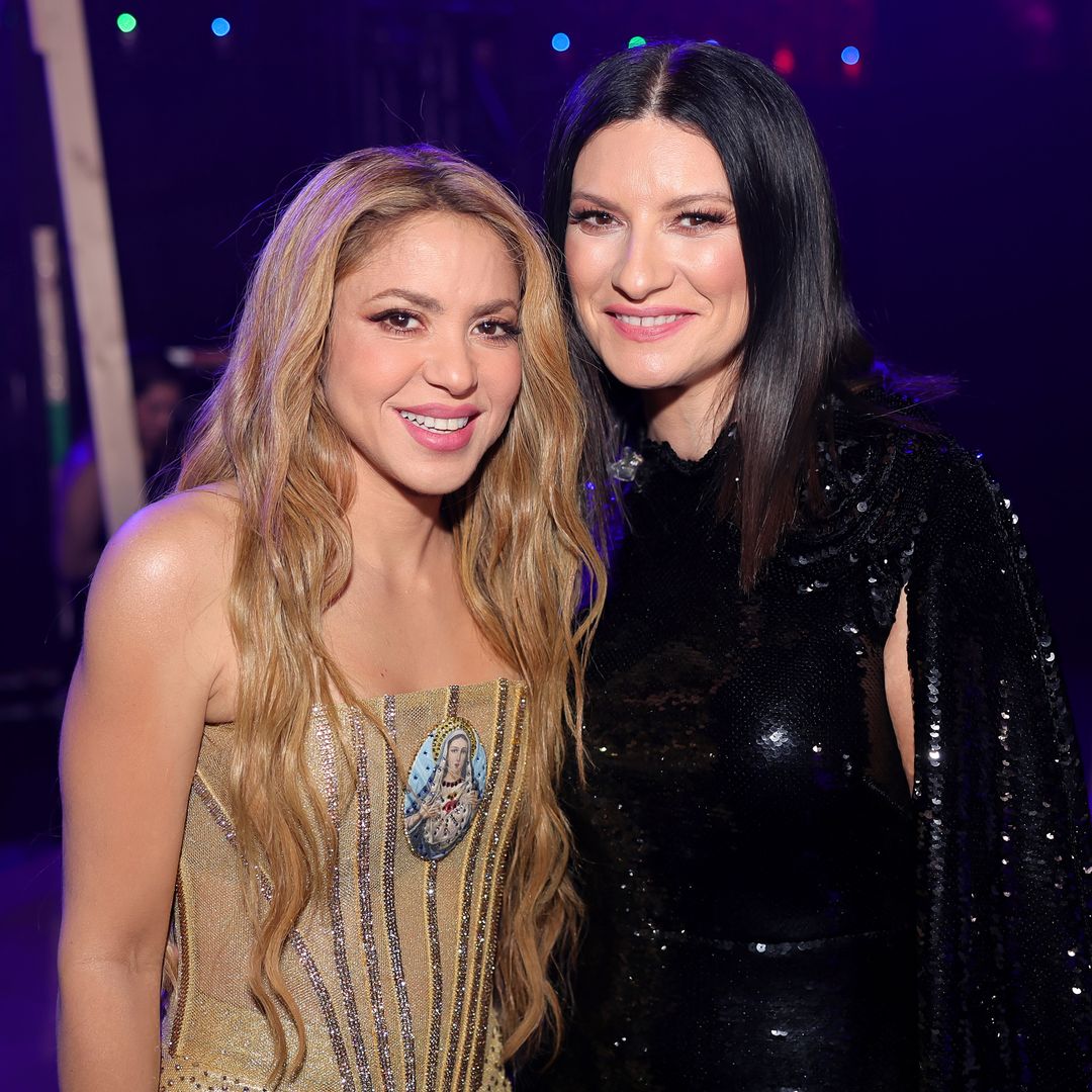 Shakira and Laura Pausini get emotional on stage performing ‘Antología’ in Madrid