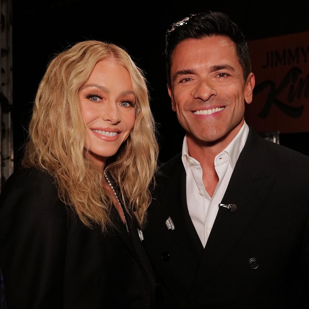 Kelly Ripa jokes about age gap with Mark Consuelos: 'I resent the fact that you just aren't aging'