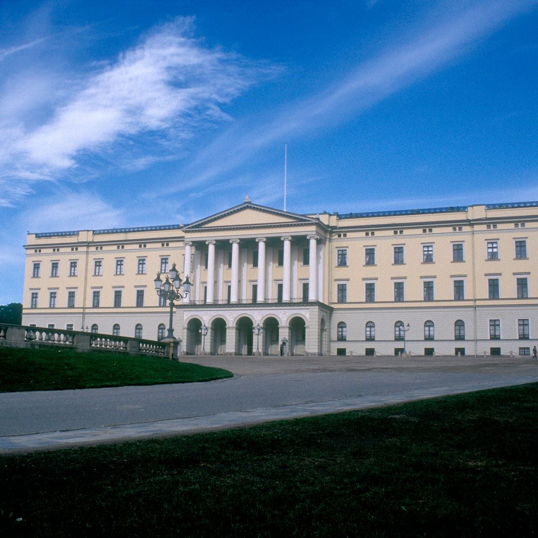 Were members of the royal family present during incident at the palace?
