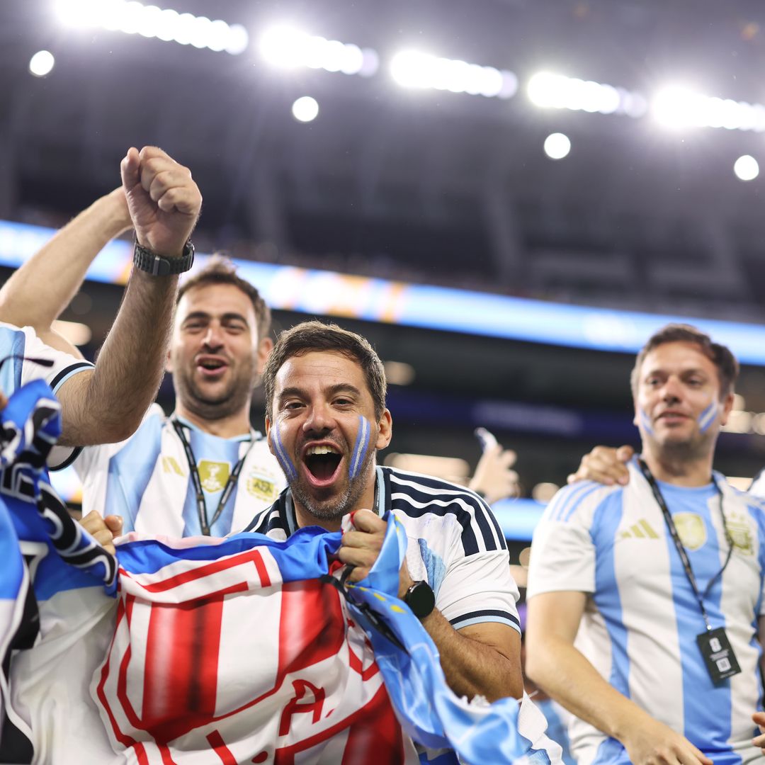Argentina World Cup fans restore faith in humanity by returning lost wallet with hilarious chant