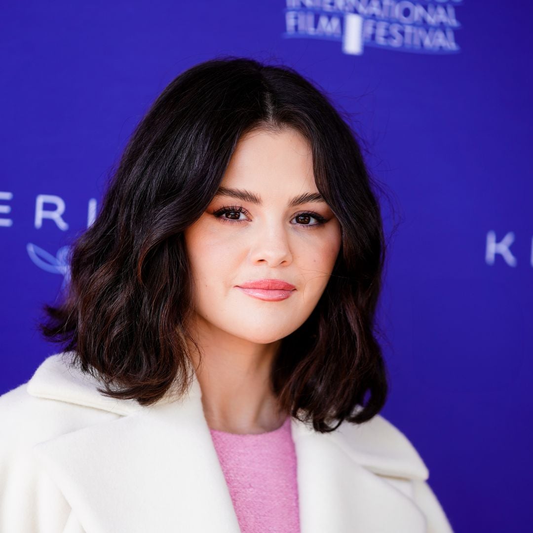 5 medium-length layered haircuts that stylists swear by