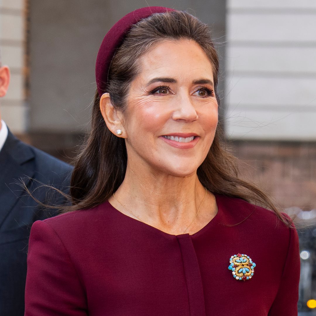 Queen Mary’s elegant burgundy suit comes with a surprising detail from 1964