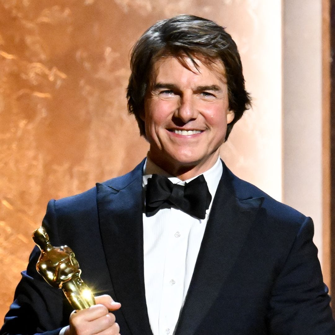 Tom Cruise shows off his dancing skills and chats it up with Sydney Sweeney at the Governor's Awards