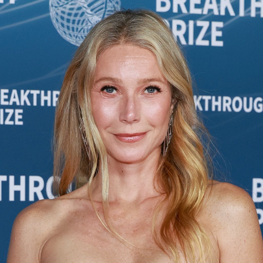 Gwyneth Paltrow cooks topless: Apple and Jennifer Garner compete for best comment