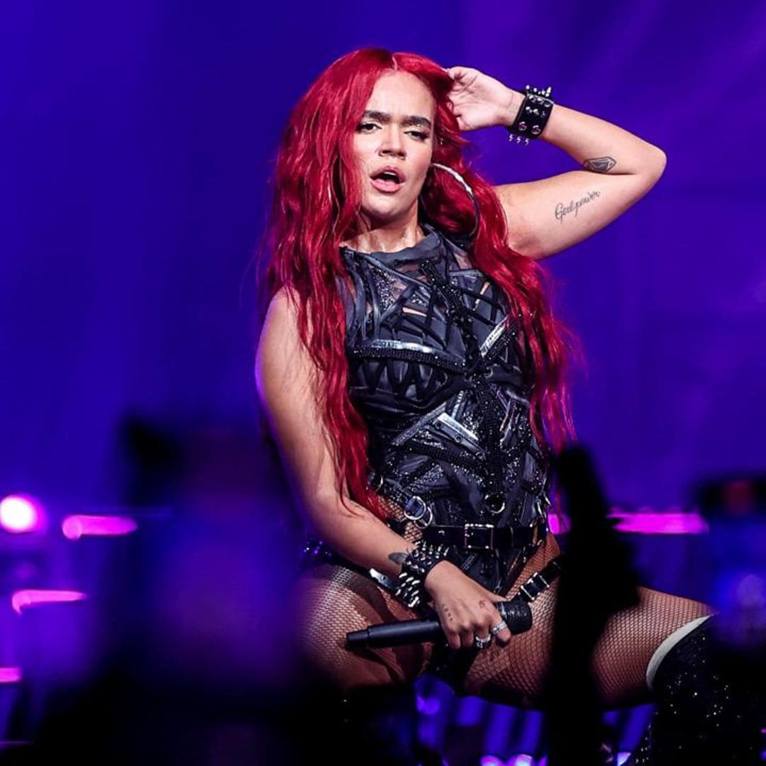 Karol G falls on the stage again! The Colombian singer thinks it is her new Miami tradition