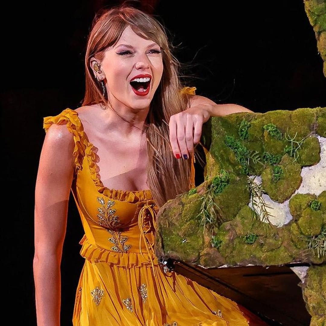 Taylor Swift reacts to being crowned honorary Mexican after latest concert