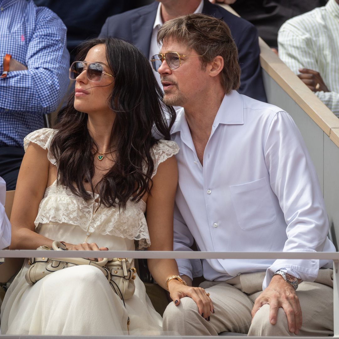 Brad Pitt and Ines de Ramon get close at French Open [Photos]