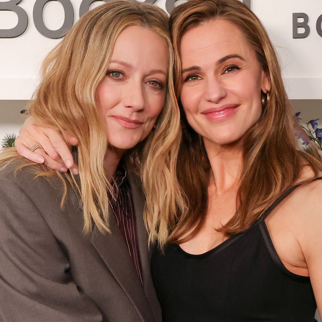 Jennifer Garner jokes she wants to ‘wipe the floor’ with close friend Judy Greer