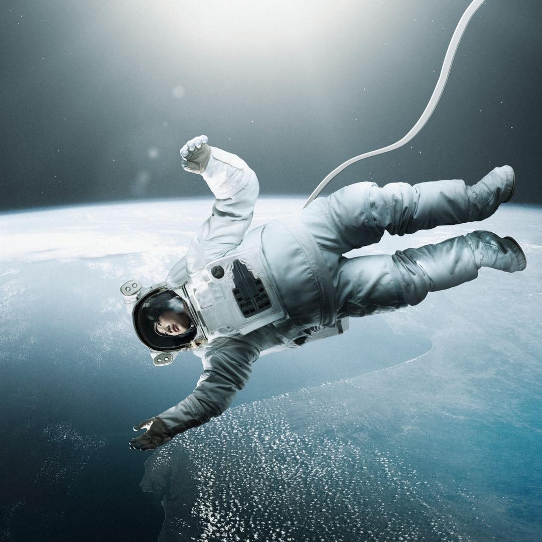 Fake astronaut cons 80-year-old woman out of thousands to "buy oxygen" during spaceship attack
