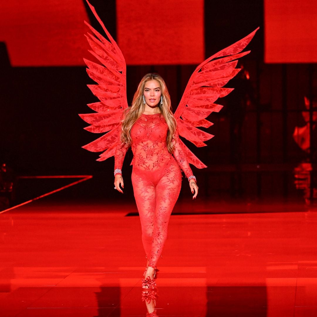 Karol G is officially a Victoria’s Secret Angel: Relive her historic night here