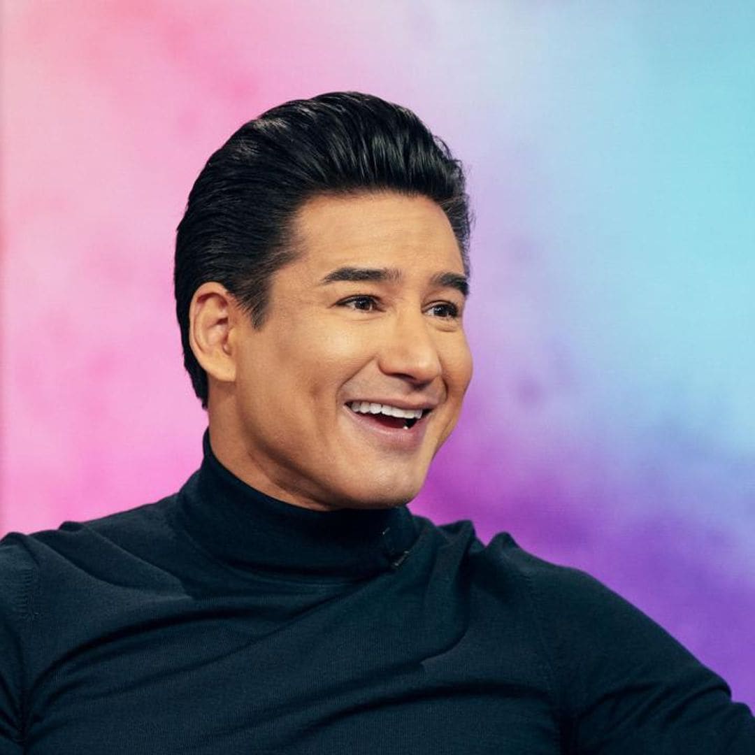 Mario Lopez shows his bruised eye after jiu-jitsu combat