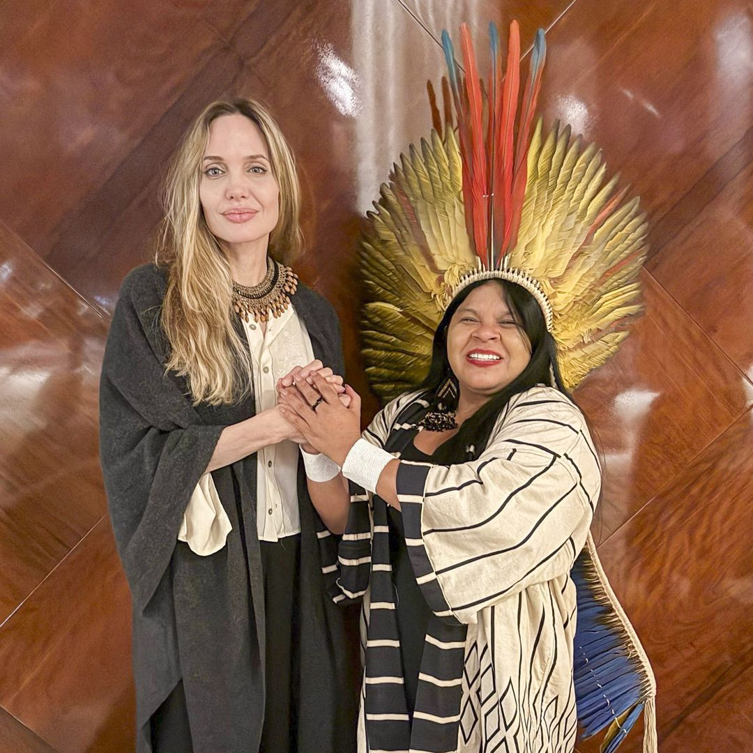 Angelina Jolie met with Brazil’s Minister of Indigenous Peoples and received a sacred gift