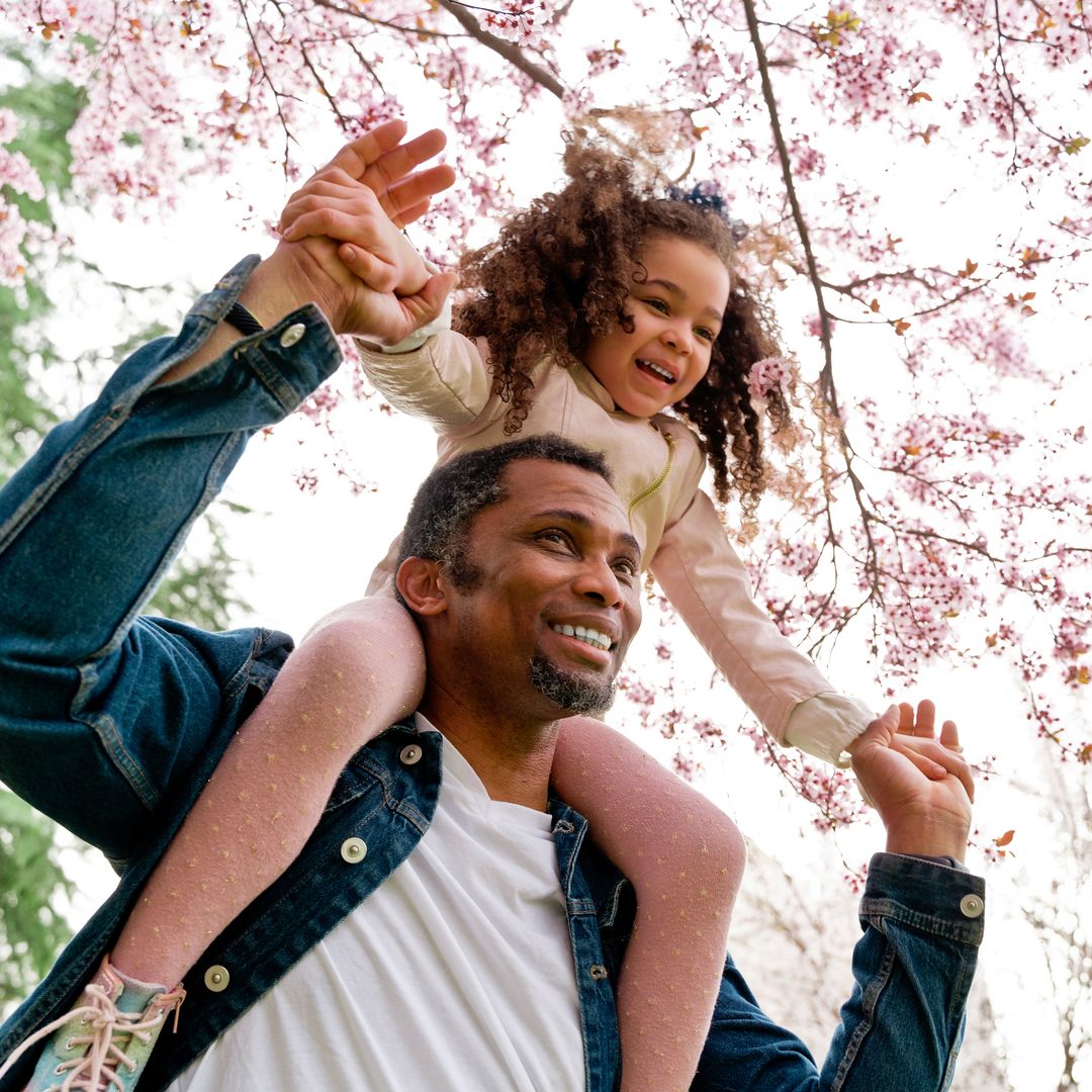 Top 6 Latin songs to dedicate to your dad on Father's Day