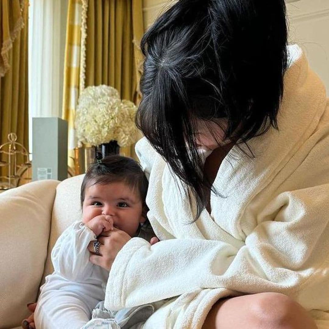 Cazzu shows a glimpse of her ‘new beginnings’ alongside her daughter Inti