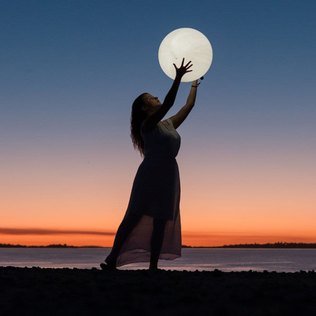 Moon Rituals: Transform your life and align with lunar cycles