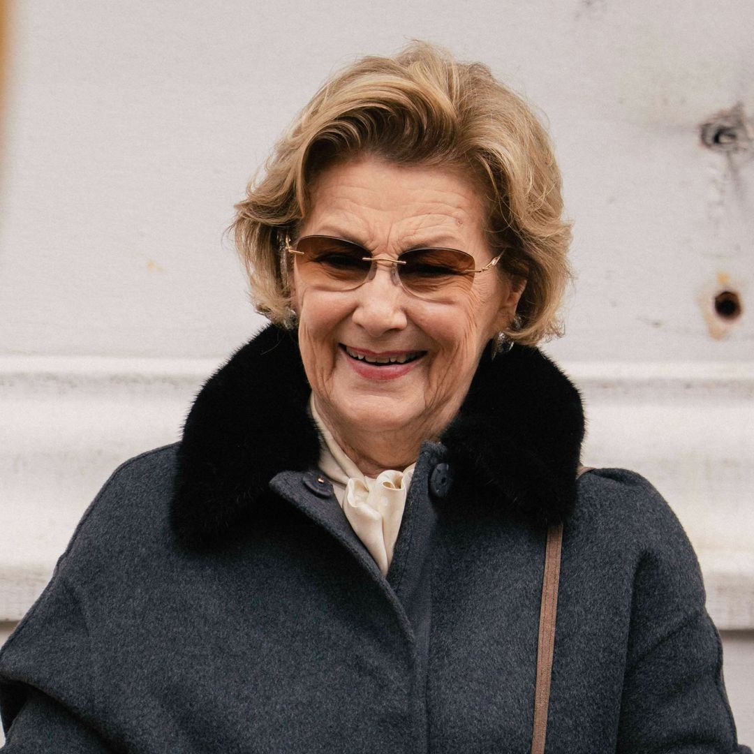 Queen Sonja reinvents herself after King Harald’s death in one striking image