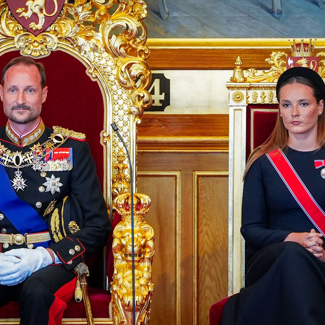Haakon VIII swears oath as King before Norway's parliament, with Princess Ingrid at his side, in a historic first