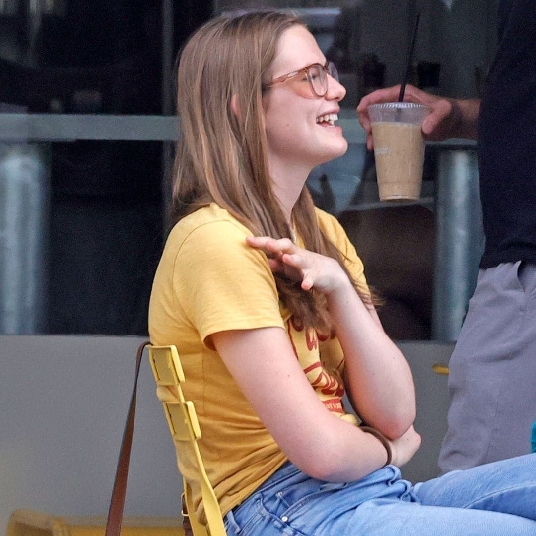 Violet Affleck enjoys summer in a laid-back look and vintage bag