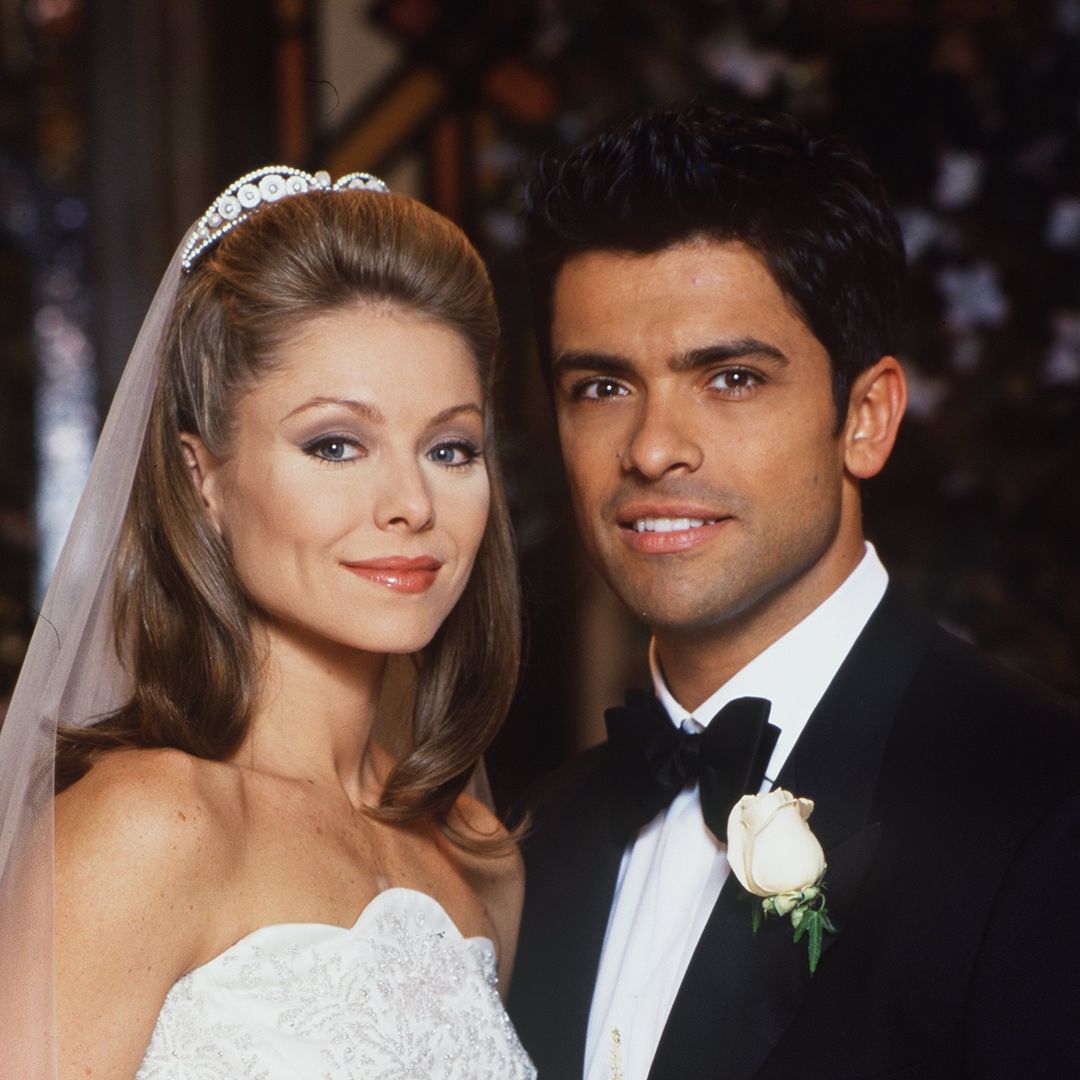 Mark Consuelos praises Kelly Ripa after almost three decades together: 'Happy anniversary sexy'
