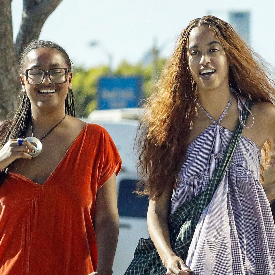Sasha and Malia Obama look unrecognizable in rare photo shared by Barack Obama