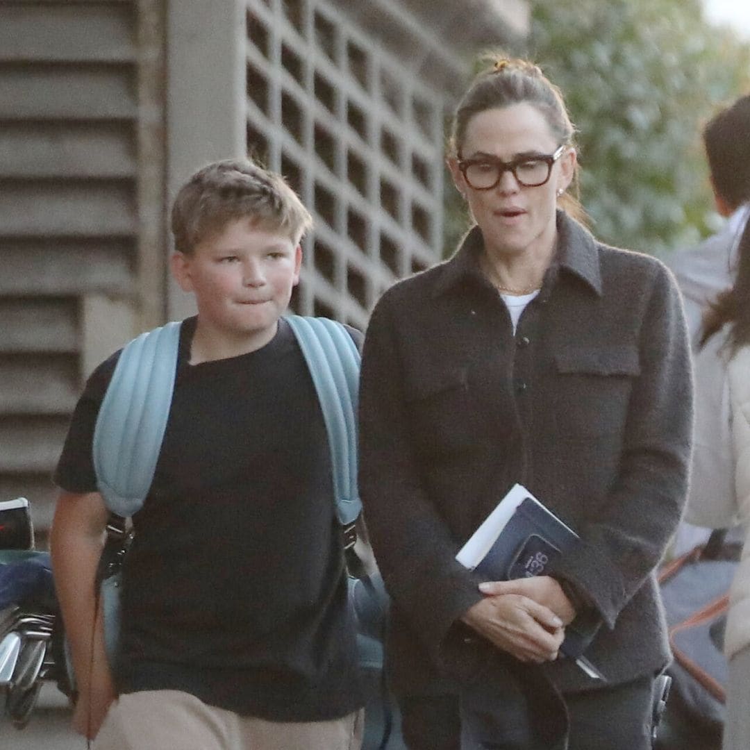 Jennifer Garner and her son Samuel have a sweet weekend golf date
