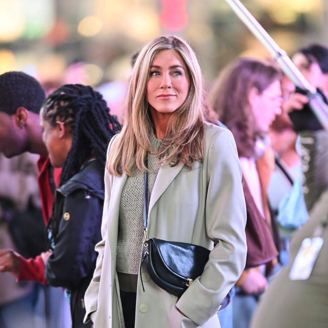 Jennifer Aniston’s friends reportedly have concerns about boyfriend Jim Curtis