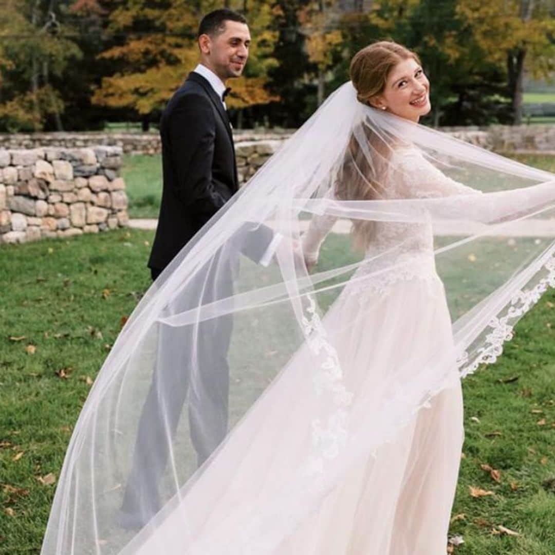 Jennifer Gates wears custom Vera Wang dress for wedding