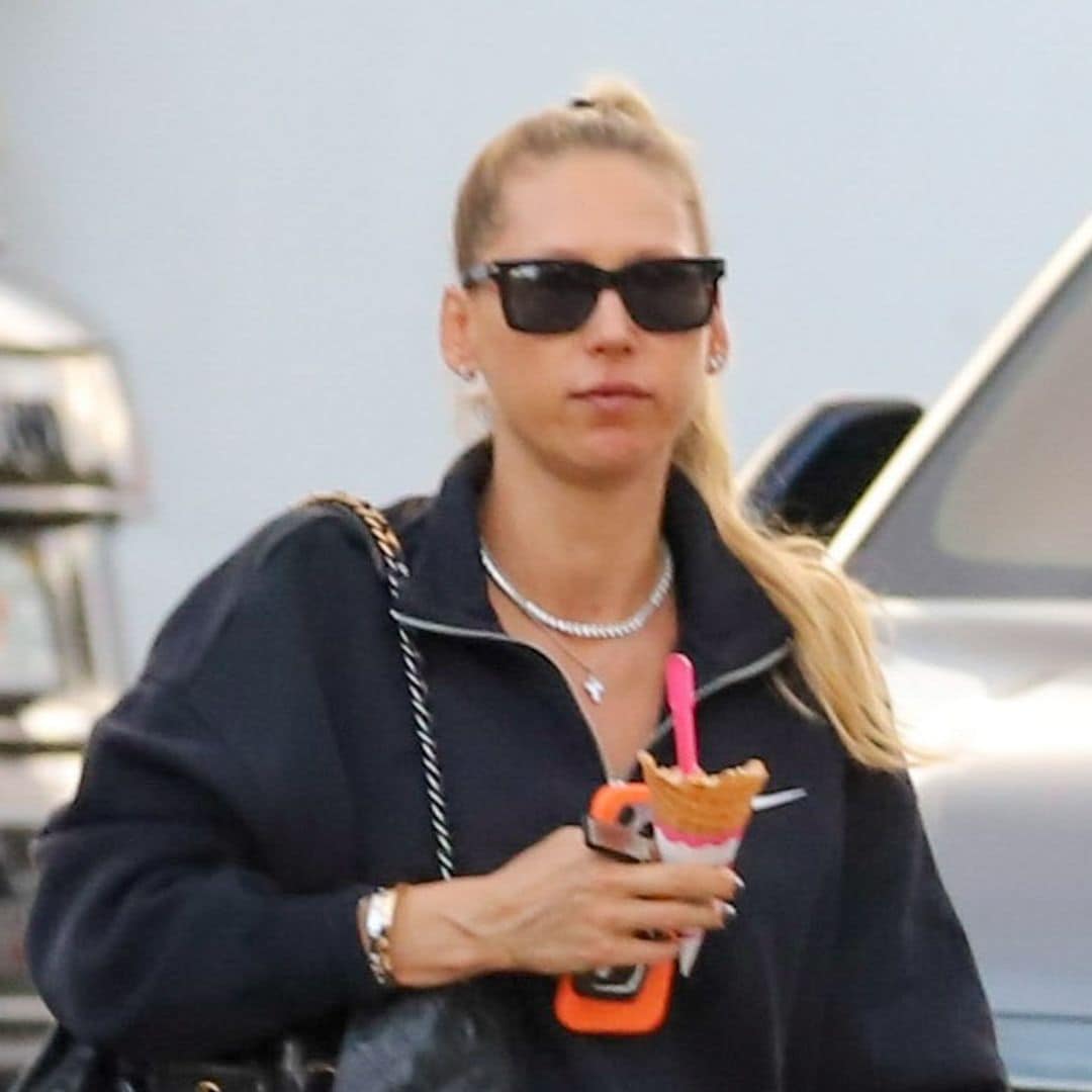Anna Kournikova steps out in Miami with son and partner-in-crime Nico in adorable matching black