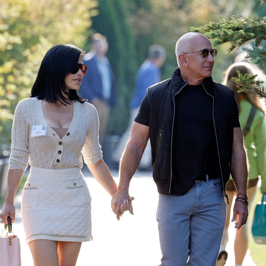 Jeff Bezos ditches his signature bald look following Lauren Sánchez wedding