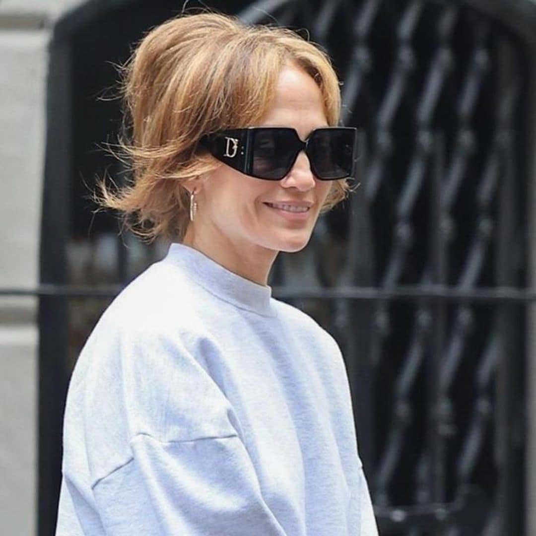 Jennifer Lopez wore the perfect make-up free outift in latest New York City outing