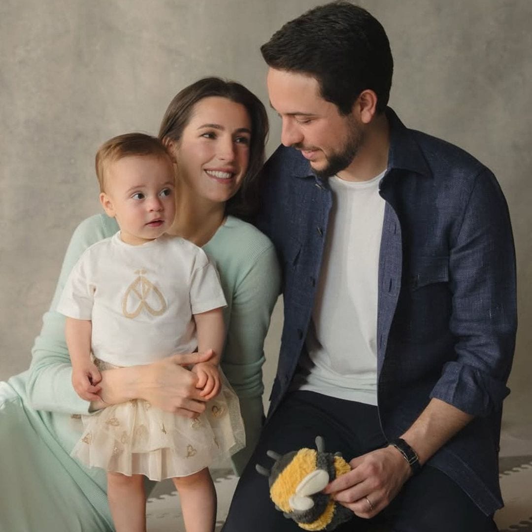 Crown Prince Hussein & Princess Rajwa's adorable New Year portrait with Baby Iman