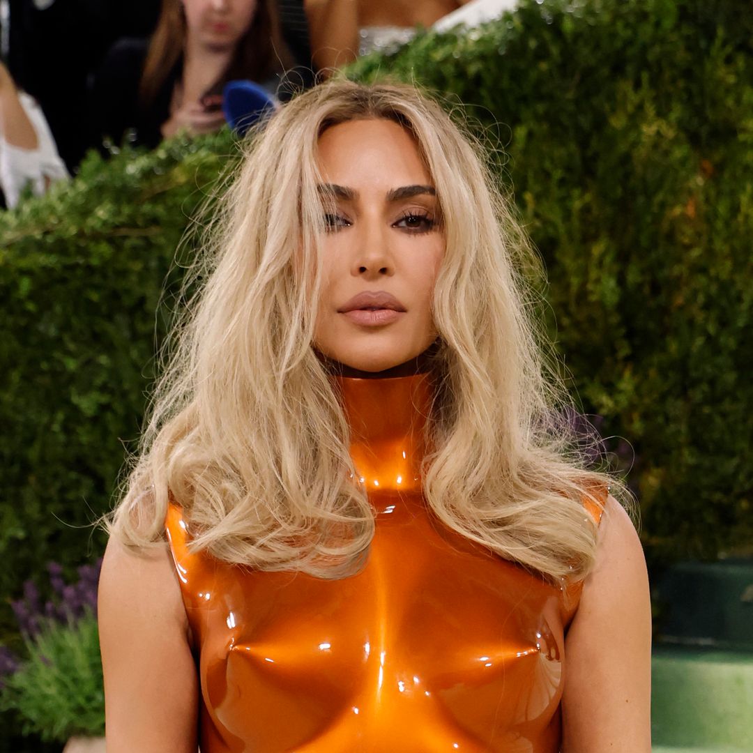 Kim Kardashian debuts new platinum blonde bob reminiscent of Marilyn Monroe