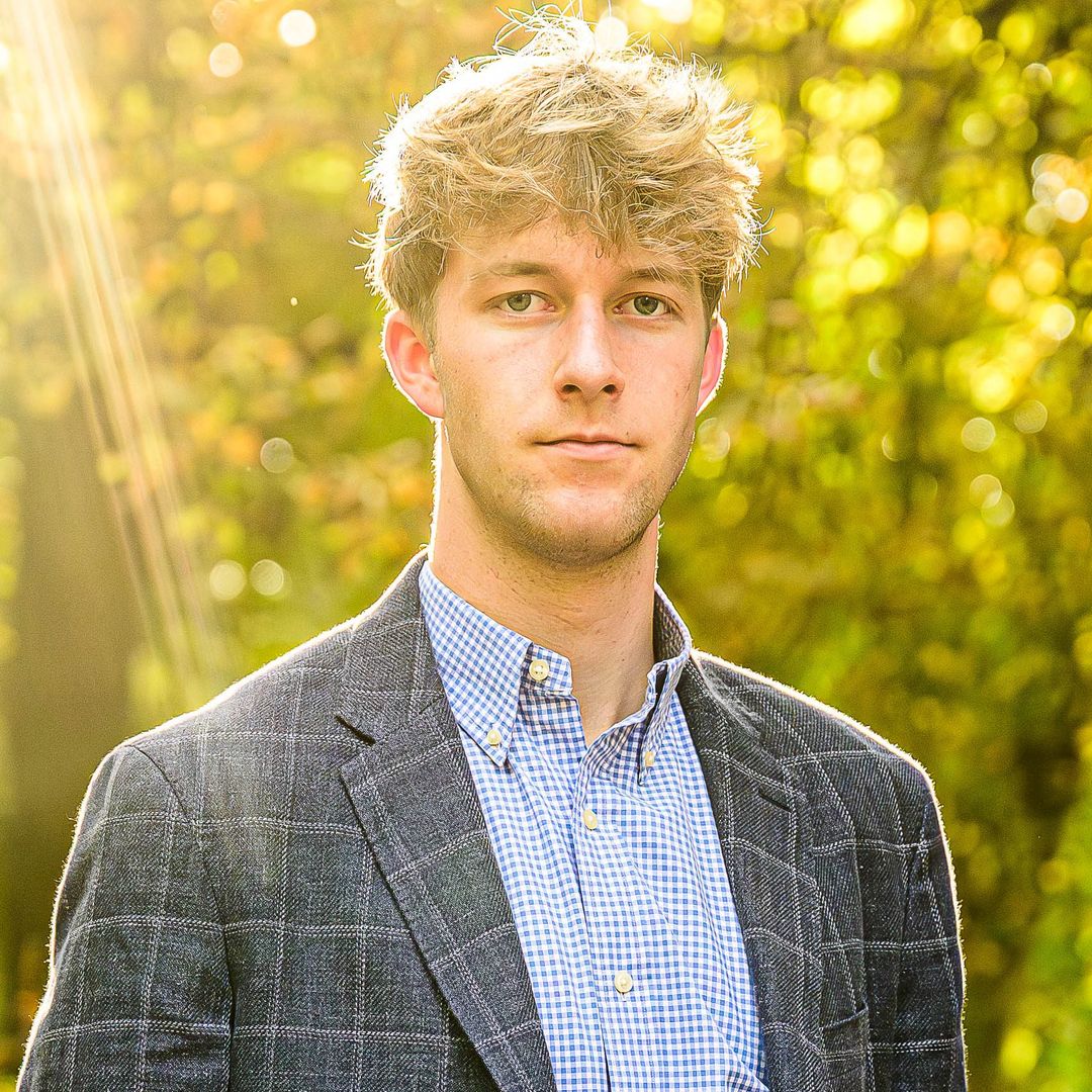 Prince Emmanuel of Belgium turns 21 with a new portrait and a surprising life beyond the palace