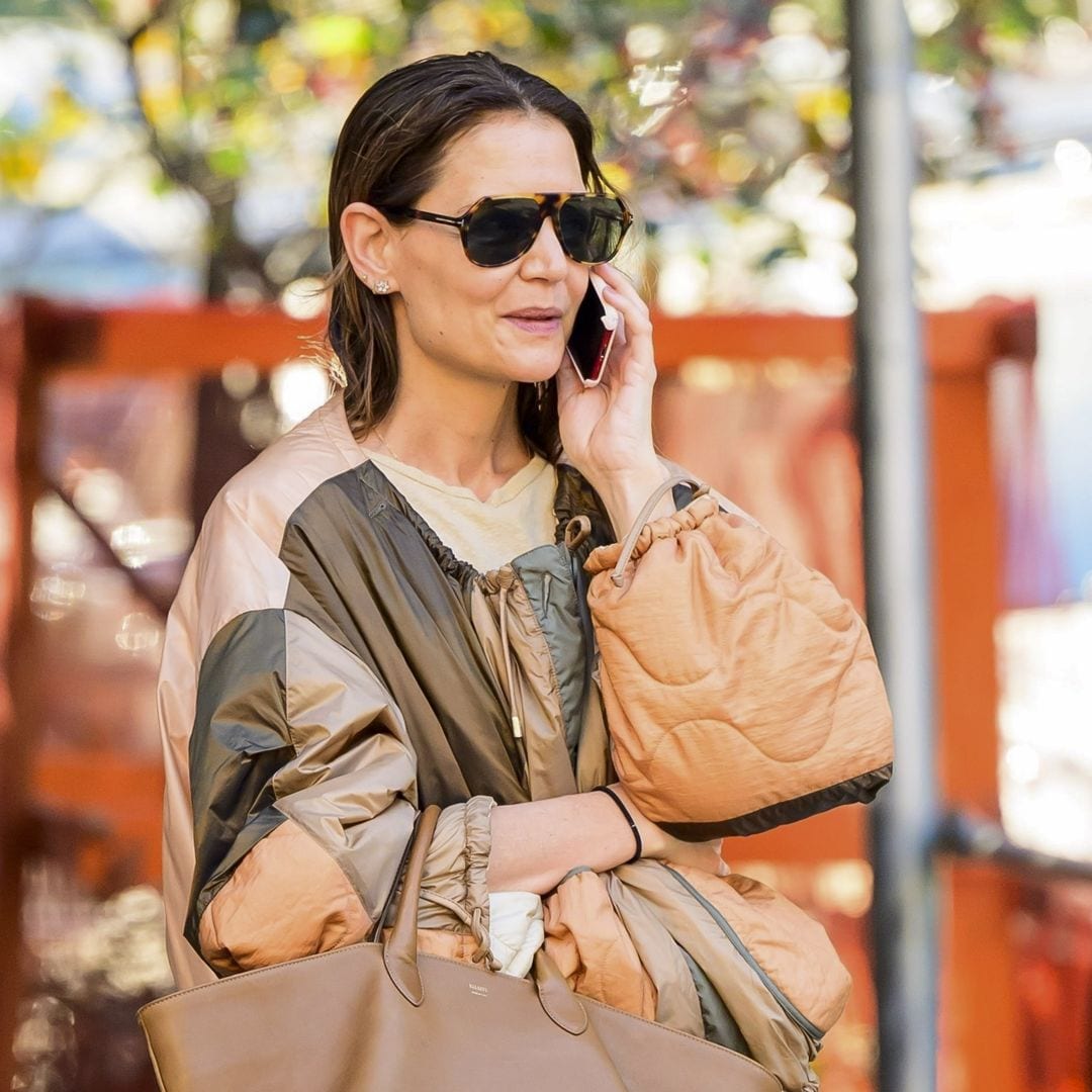 Katie Holmes' oversized bag game is on another level