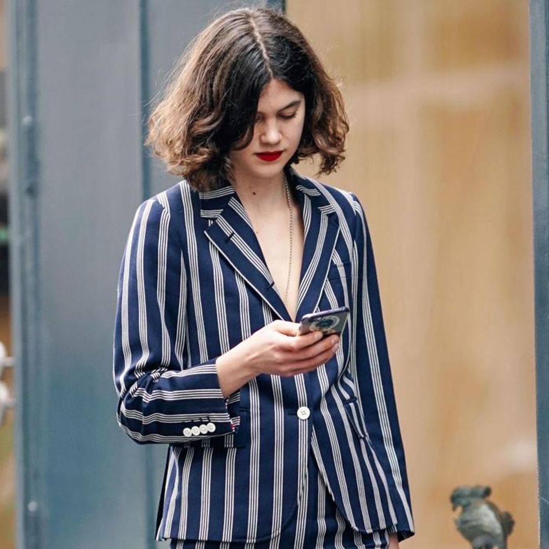 6 easy ways to prevent ‘tech neck’ caused by looking down at your screen