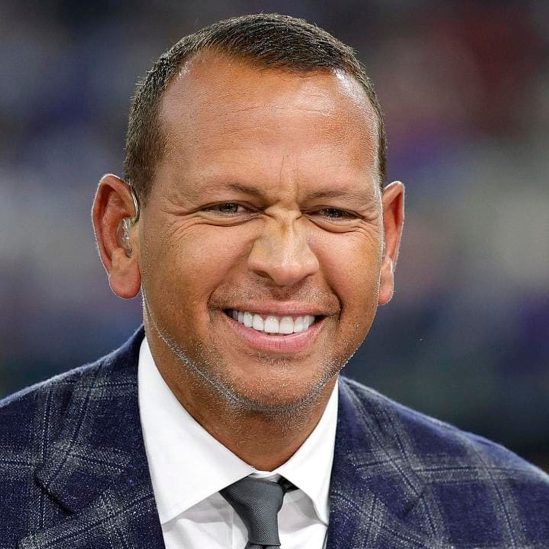 Alex Rodriguez shows off ripped abs during romantic vacation following body transformation