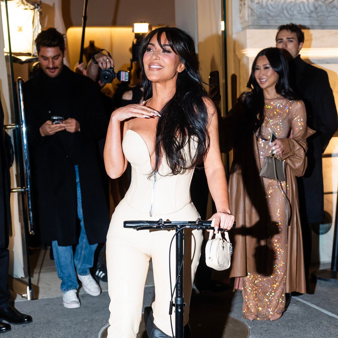 Kim Kardashian debuts a new ride after fracturing her foot [PHOTOS]
